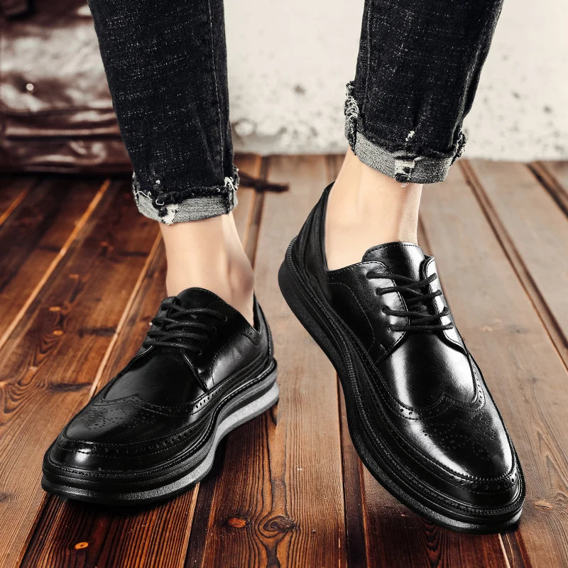 Fashion Derby Leather Men Shoes White Brogue Lace Up Solid Simple Dress Business Casual Party Wedding Flat Shoes For Man