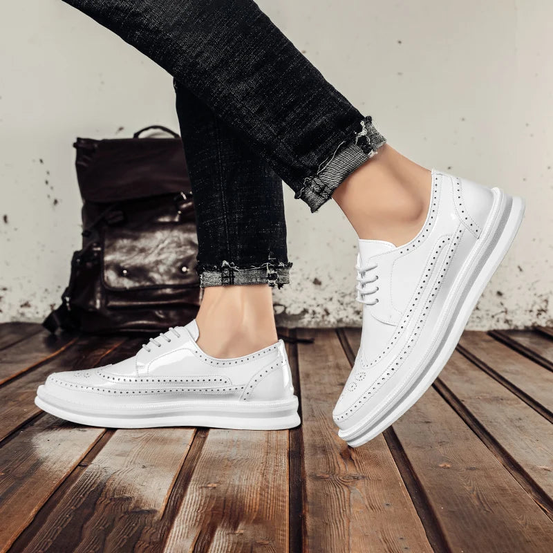Fashion Derby Leather Men Shoes White Brogue Lace Up Solid Simple Dress Business Casual Party Wedding Flat Shoes For Man